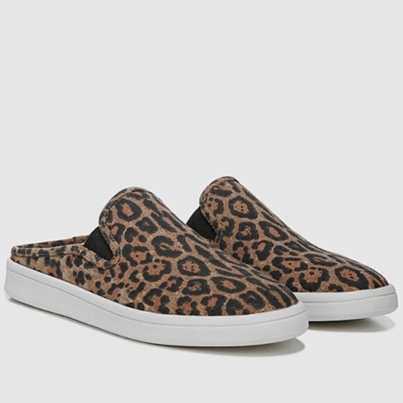 LifeStride NOTABLE Animal Printed Clogs - Picture 1 of 8